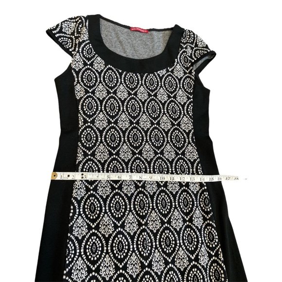 SAN FRANCISCO Knit Dress Sz M Black & White Flattering - Picture 9 of 12